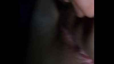 Cunha moza no coche