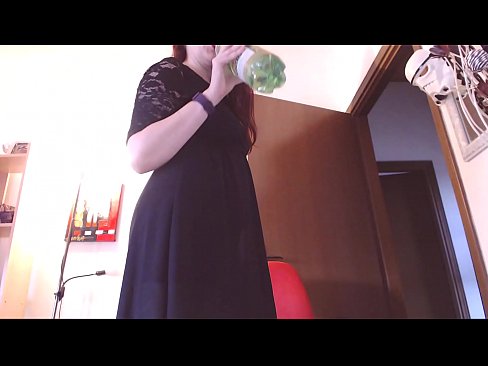 ❤️ Un escravo sumiso que adora as bragas sucias e deliciosas vese obrigado a masturbarse despois de ver este vídeo! Vídeo de puta  na pornografía gl.com-porn-mz.ru ️❤